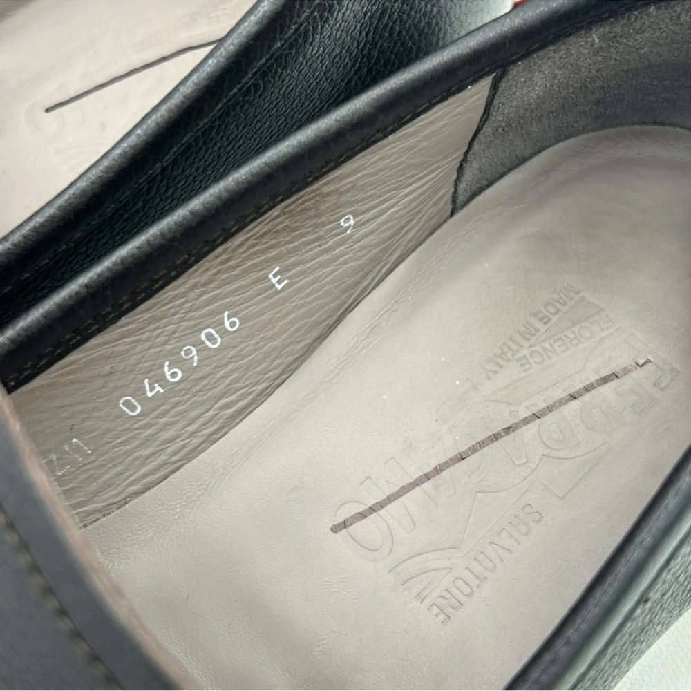 Men’s Salvatore, Ferragamo Gancini leather loafers size 9E made in Italy